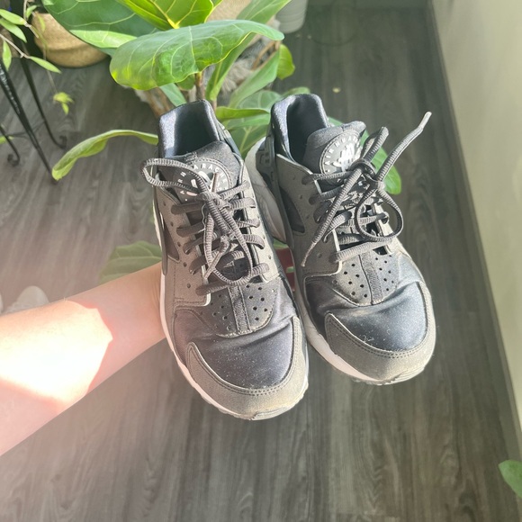 Nike Huarashes Black Women - Picture 2 of 4